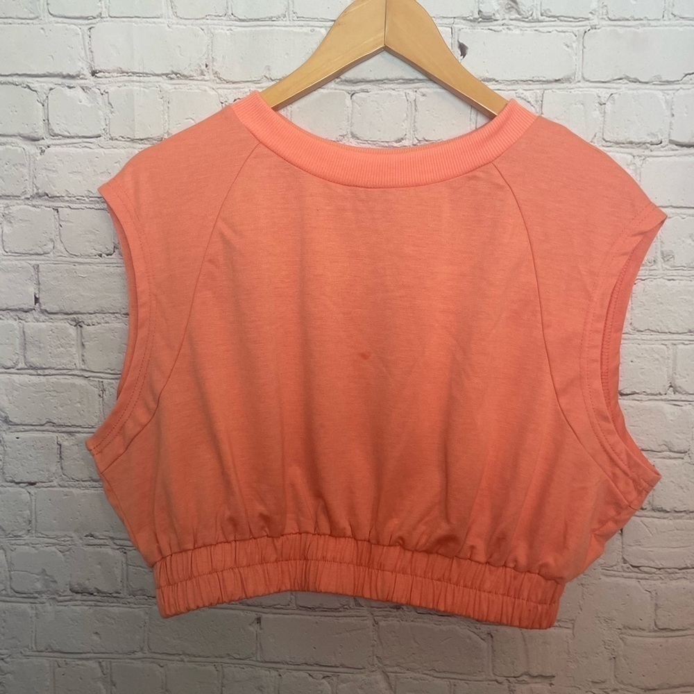 Crop Sleeveless Causal Fitted Top Size: X-Large - Picture 5 of 9